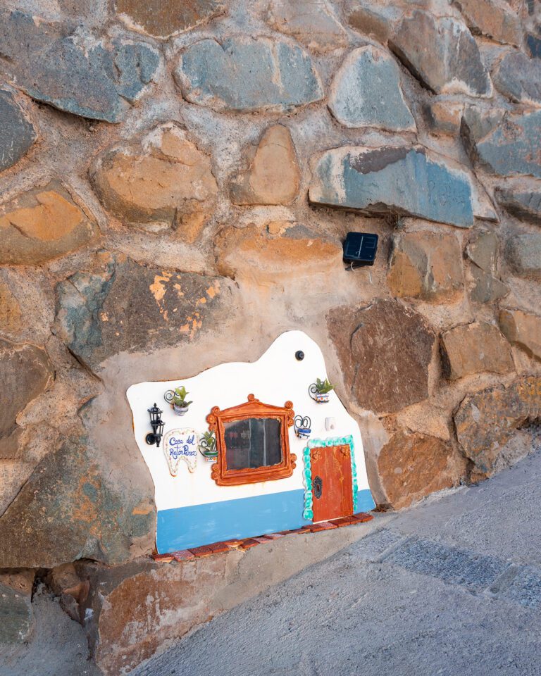 Fachada de la casa del Ratoncito Pérez en el pueblo malagueño de Moclinejo