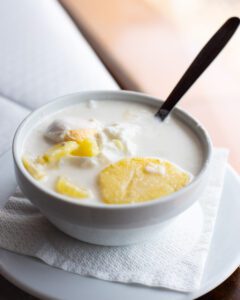 Plato de gazpachuelo malagueño